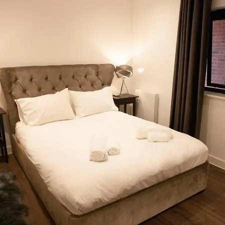 Stunning 1 Bedroom In City Centre Lägenhet