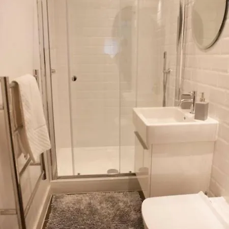 Lägenhet Stunning 1 Bedroom In City Centre